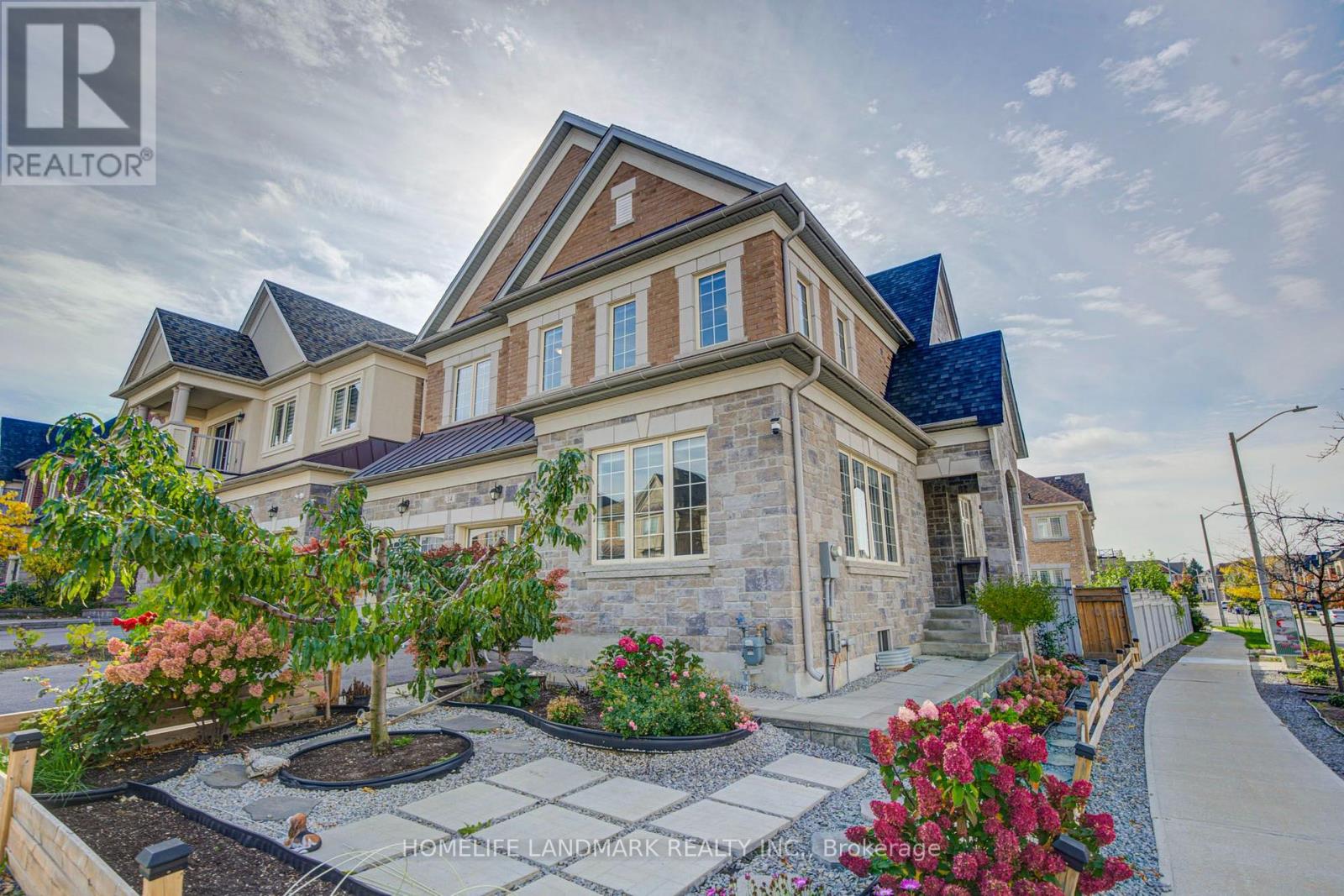 Listing photo of 14 GREYWACKE STREET