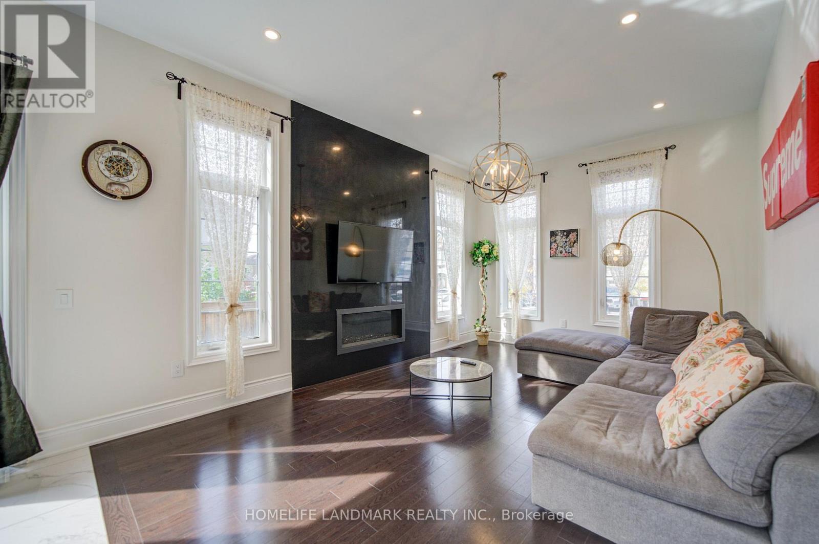14 Greywacke Street, Richmond Hill, ON photo 21