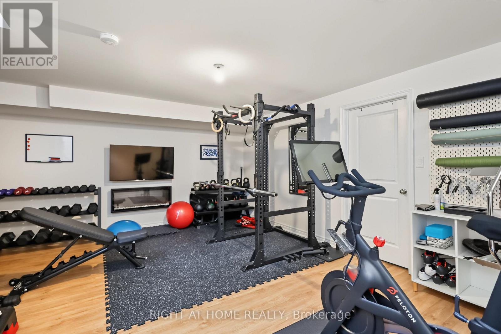107 BOUNDARY BOULEVARD - 40
