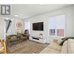 Family room - 107 Boundary Boulevard, Whitchurch Stouffville, ON L4A4W2 Photo 9