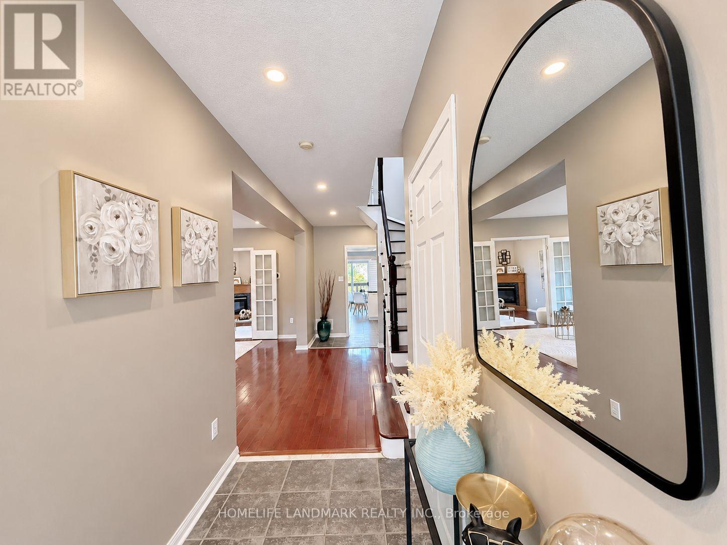 813 STONEHAVEN AVENUE, Newmarket (Stonehaven-Wyndham) — photo 2
