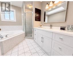 813 Stonehaven Avenue, Newmarket, ON L3X2K3 Photo 12