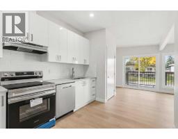 Primary Bedroom - 30 / 32 Dalton Bay Nw, Calgary, AB T3A1H8 Photo 11
