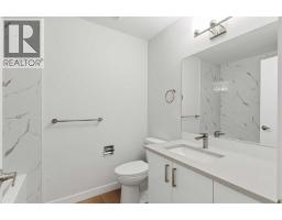 4pc Bathroom - 30 / 32 Dalton Bay Nw, Calgary, AB T3A1H8 Photo 16