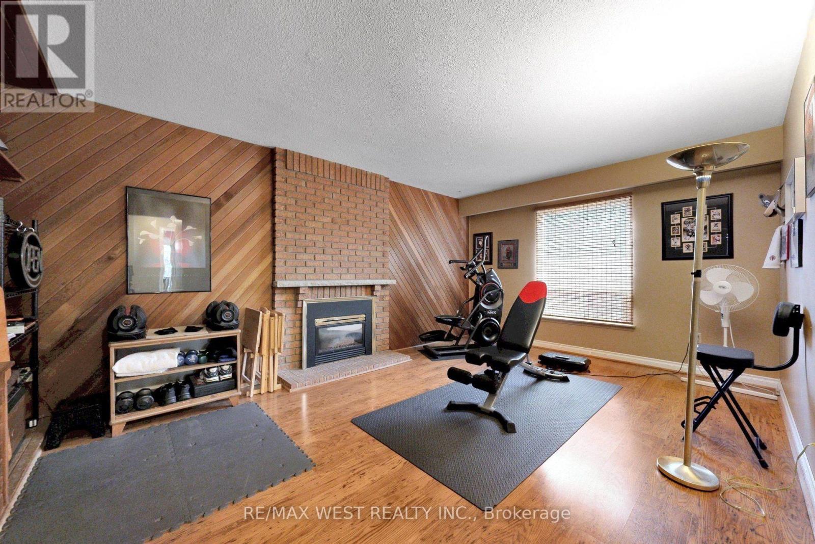 13 Mansfield Street, Brampton, ON photo 13