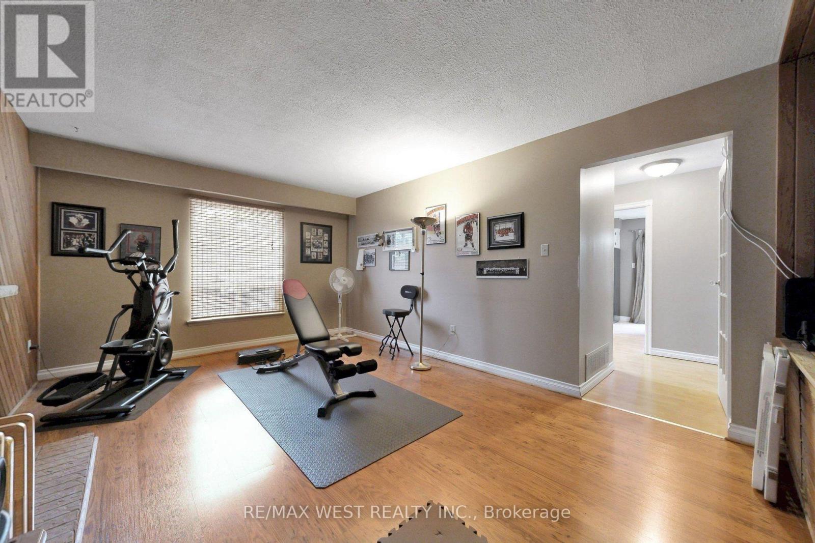 13 Mansfield Street, Brampton, ON photo 14