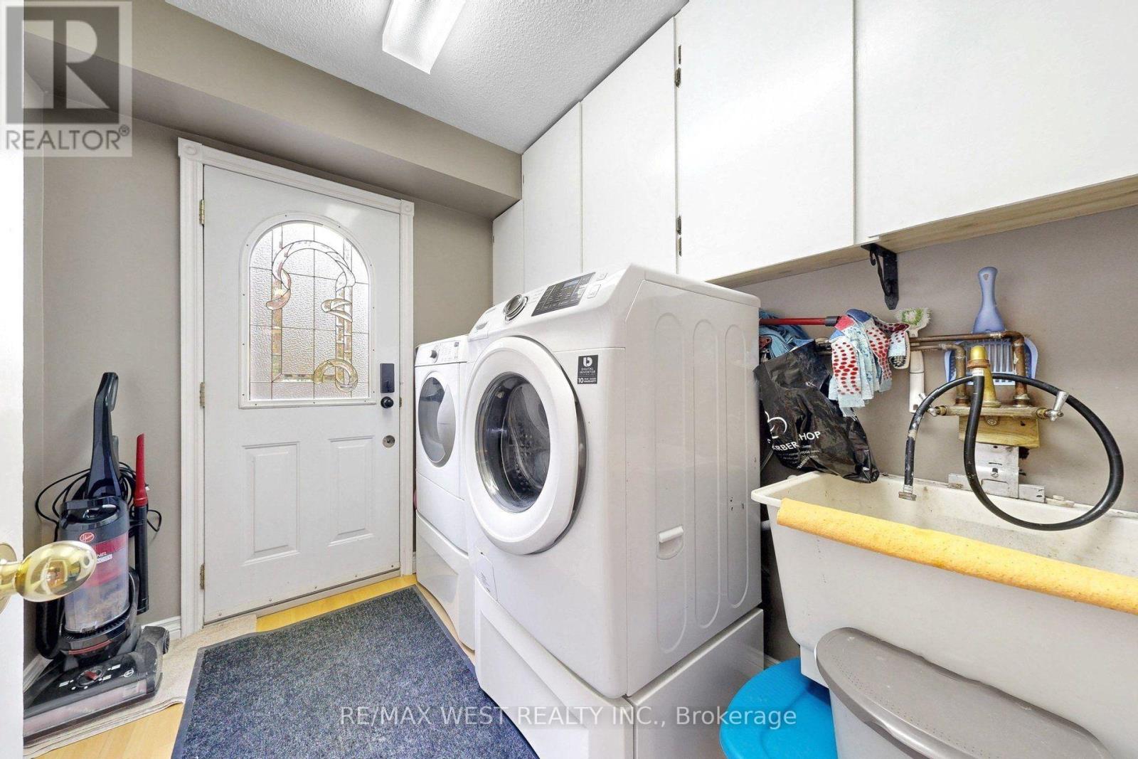 13 Mansfield Street, Brampton, ON photo 17