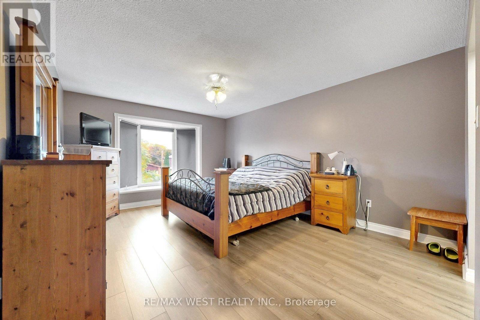 13 Mansfield Street, Brampton, ON photo 20