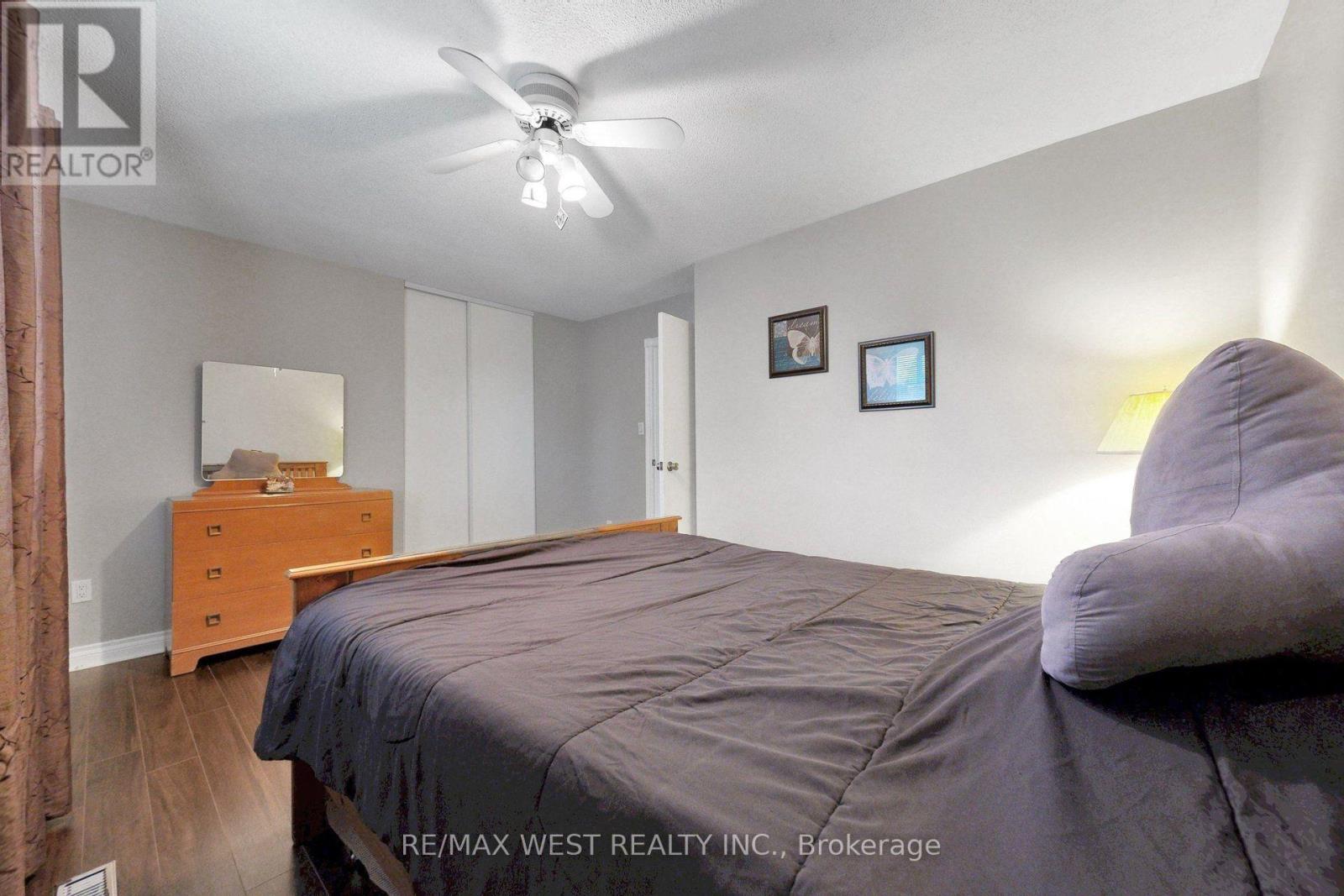 13 Mansfield Street, Brampton, ON photo 27