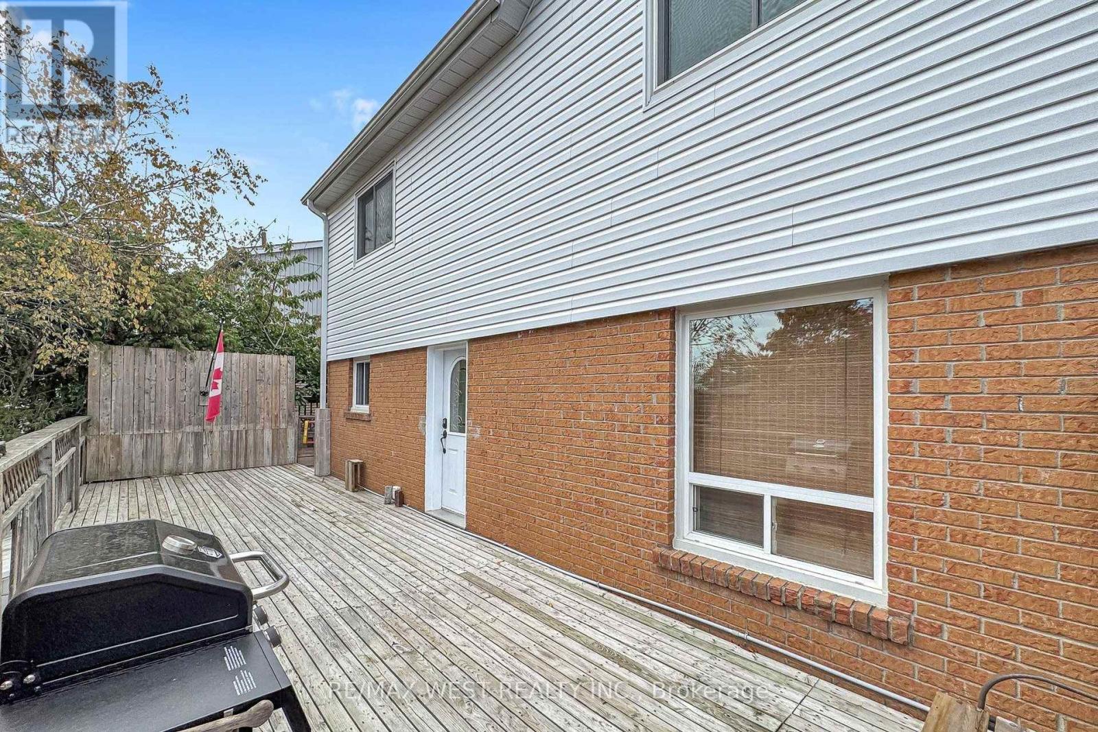 13 Mansfield Street, Brampton, ON photo 39