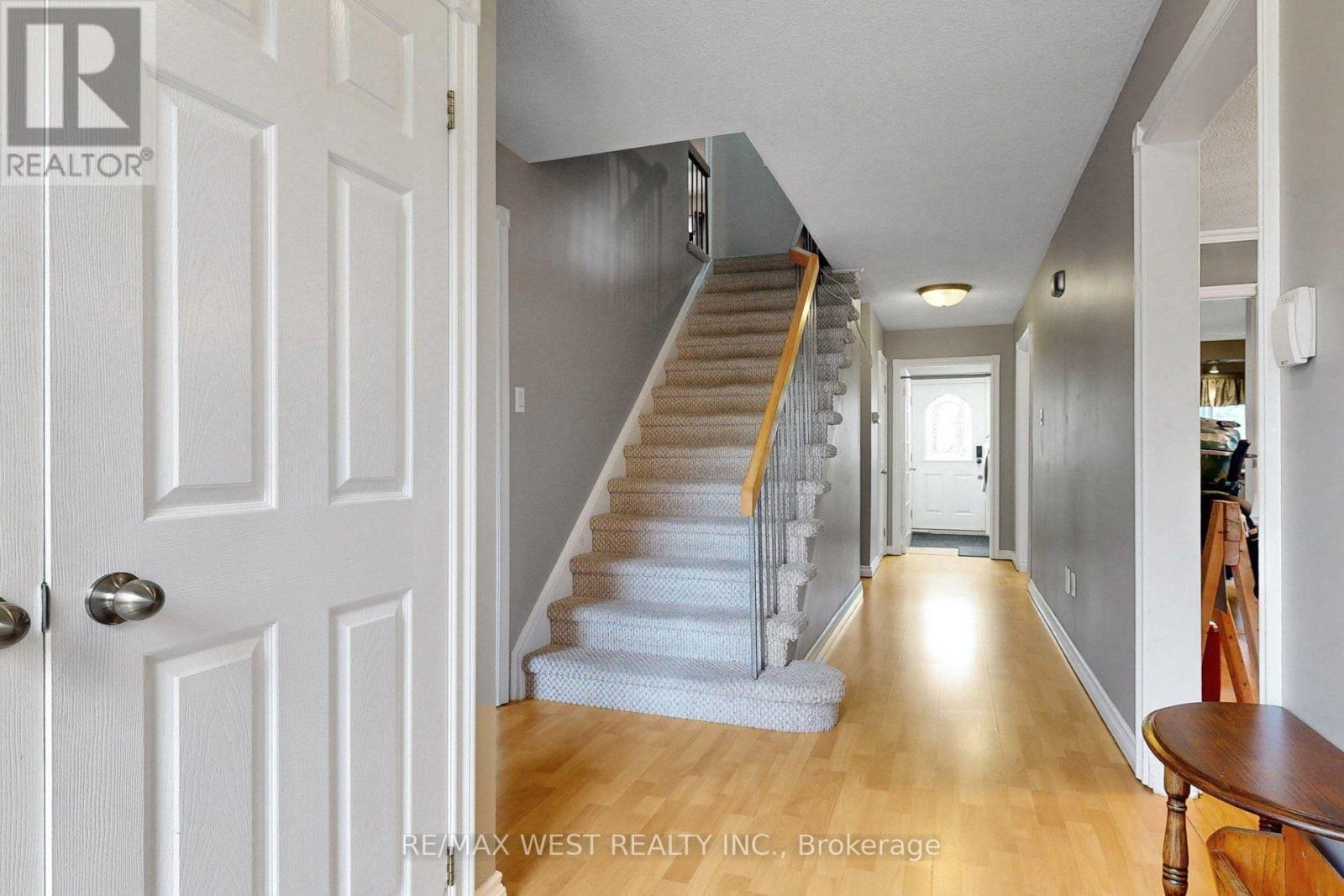 13 Mansfield Street, Brampton, ON photo 5