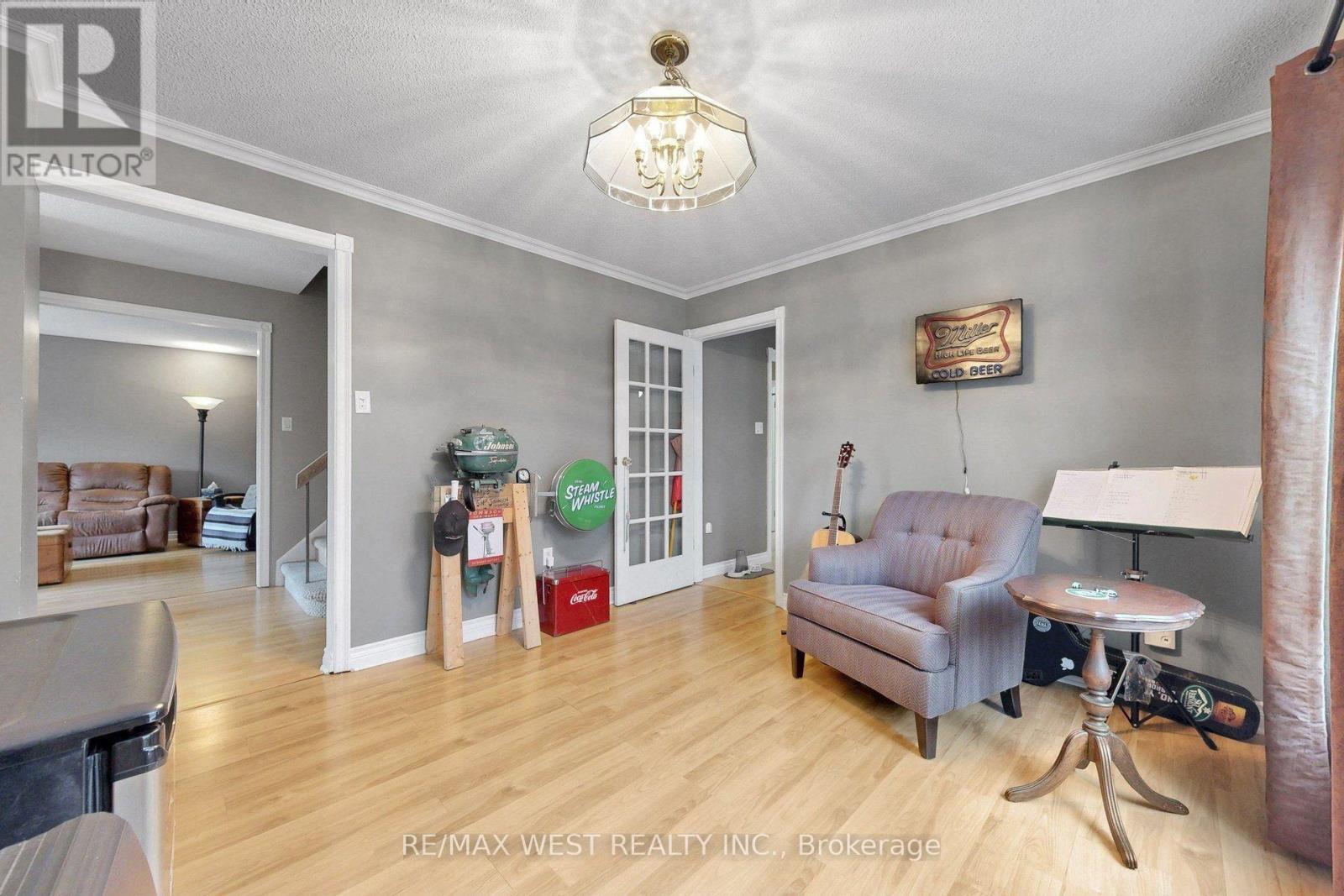 13 Mansfield Street, Brampton, ON photo 7