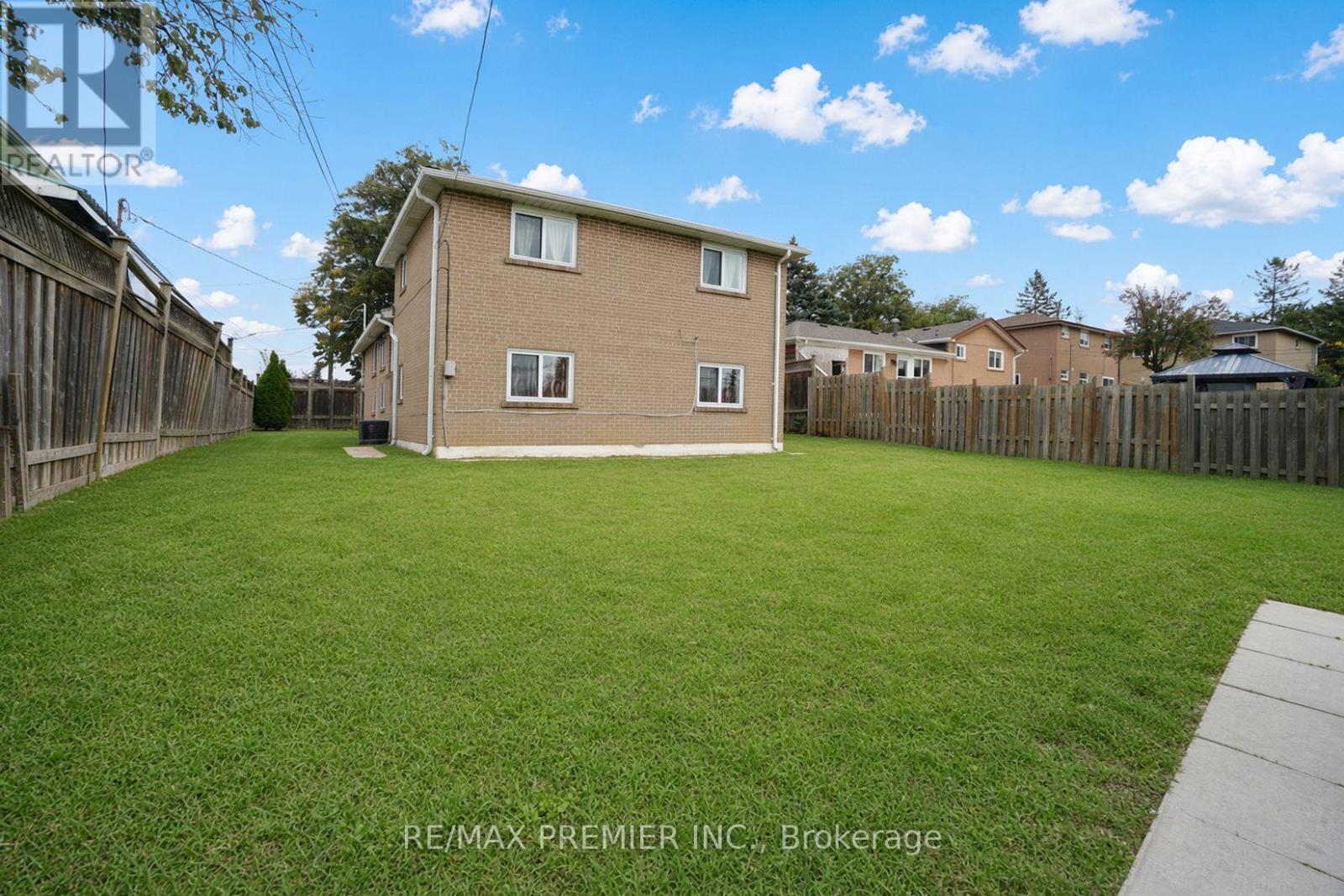 7 Artech Court, Toronto, ON photo 10
