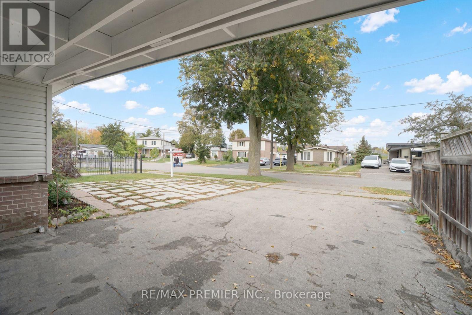 7 Artech Court, Toronto, ON photo 12