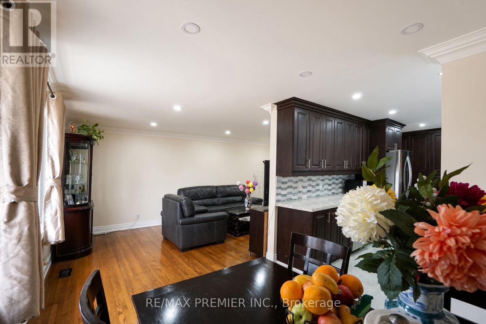 7 Artech Court, Toronto, ON photo 20