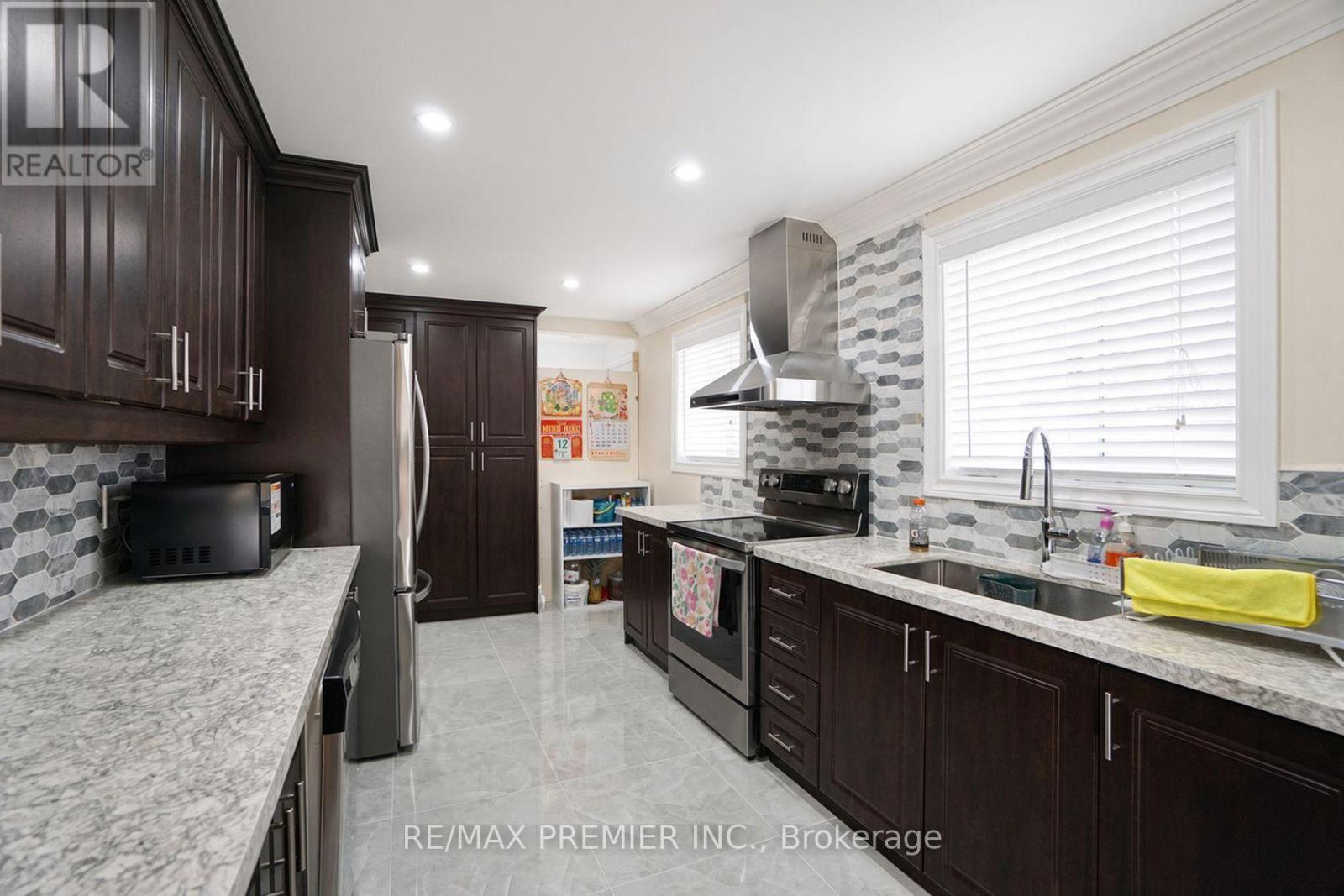 7 Artech Court, Toronto, ON photo 25