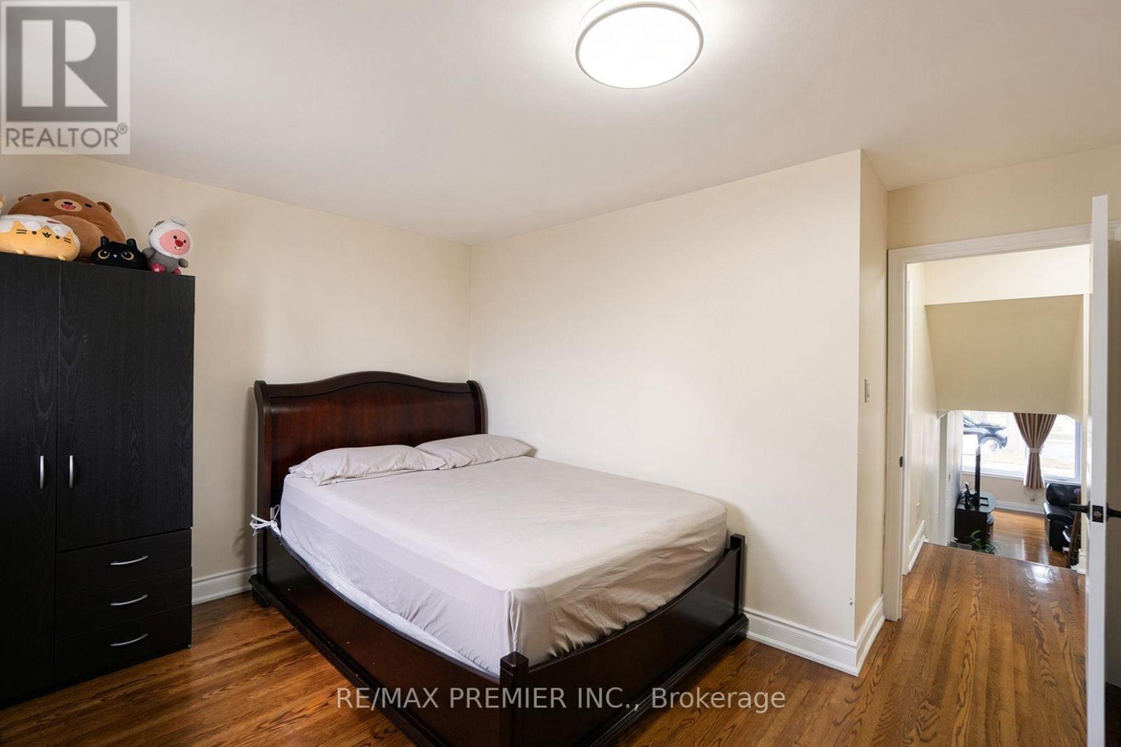 7 Artech Court, Toronto, ON photo 32