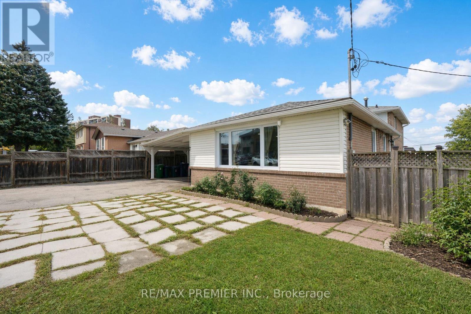 7 Artech Court, Toronto, ON photo 6