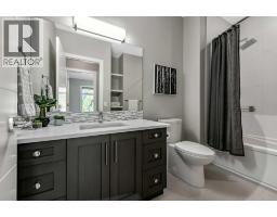 1927 44 Avenue SW - photo 26