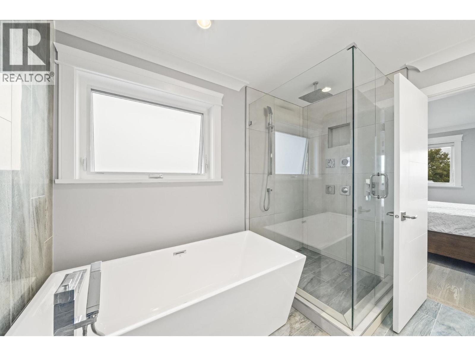 1604 HAMILTON STREET, New Westminster - Image 1