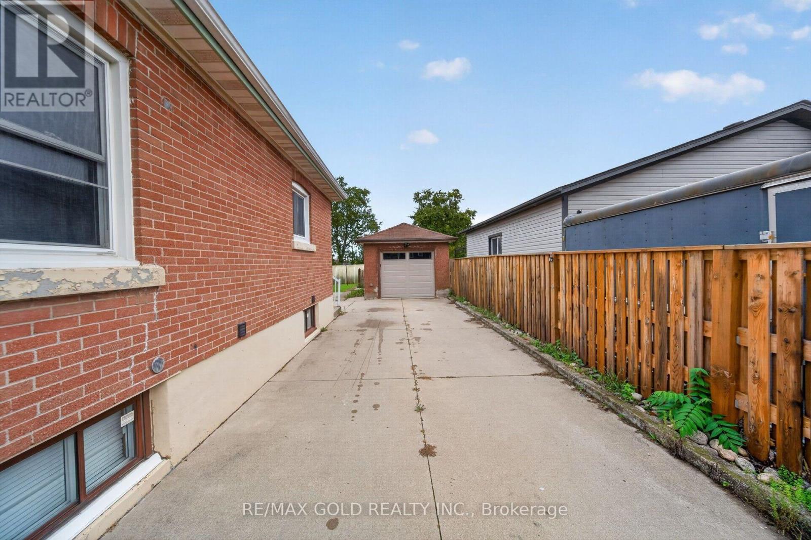 16 Garden Street, Thorold, ON photo 34
