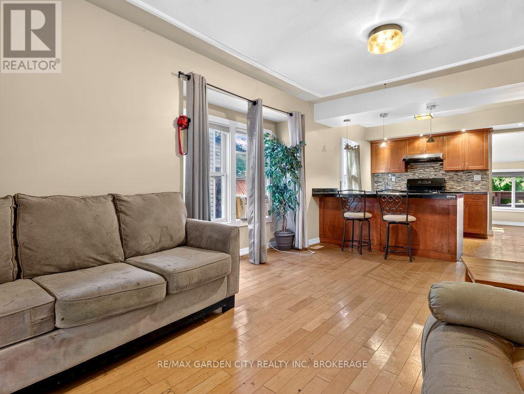 15 RODMAN STREET - 15