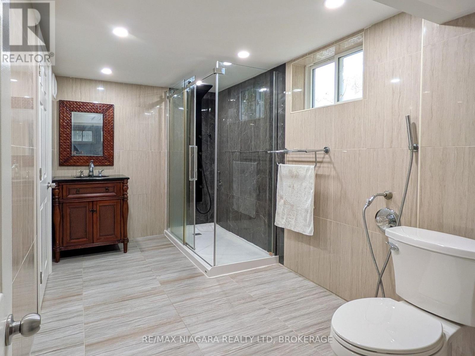 6122 MAYFAIR DRIVE - 26