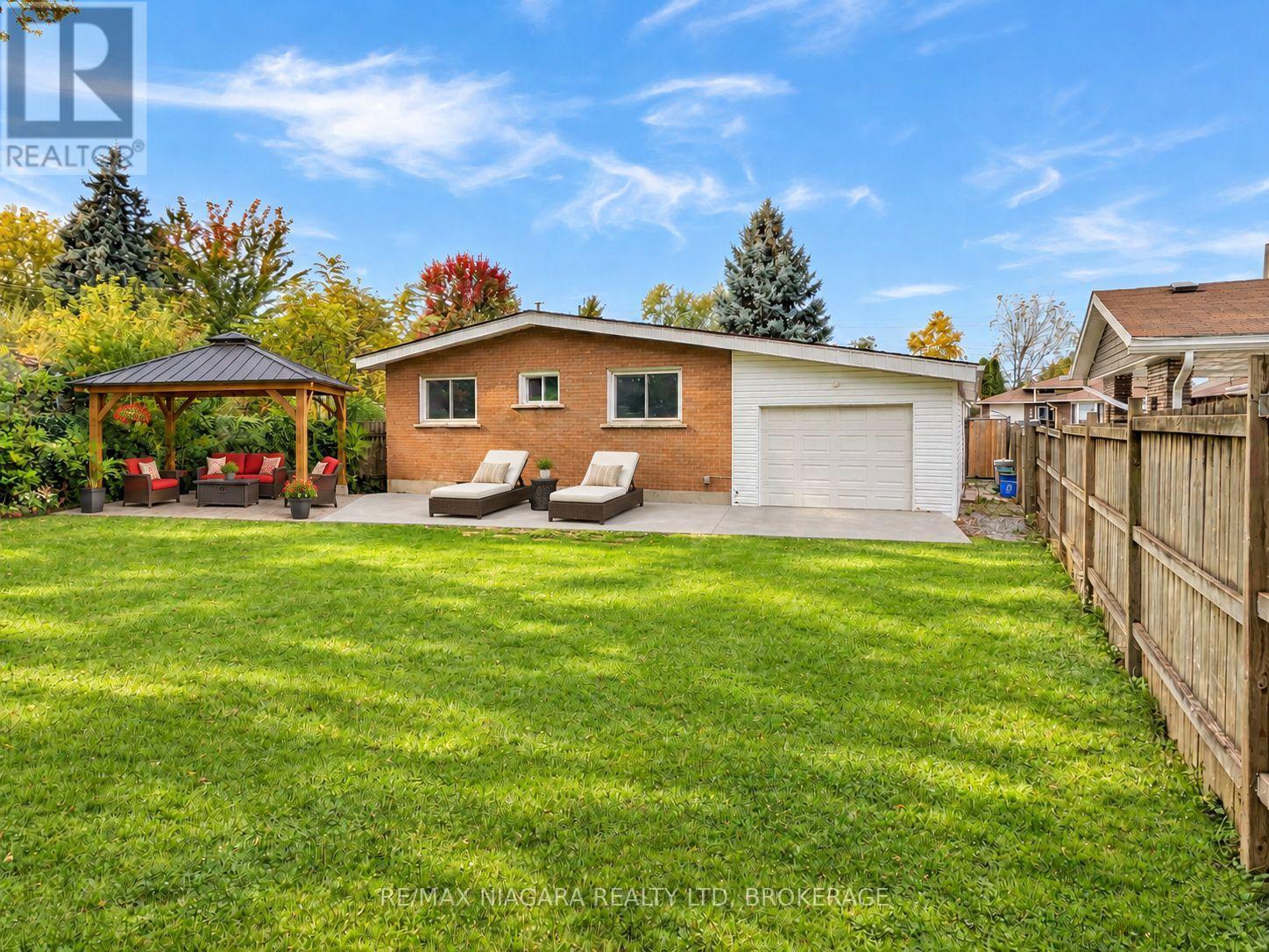 6122 Mayfair Drive — photo 31
