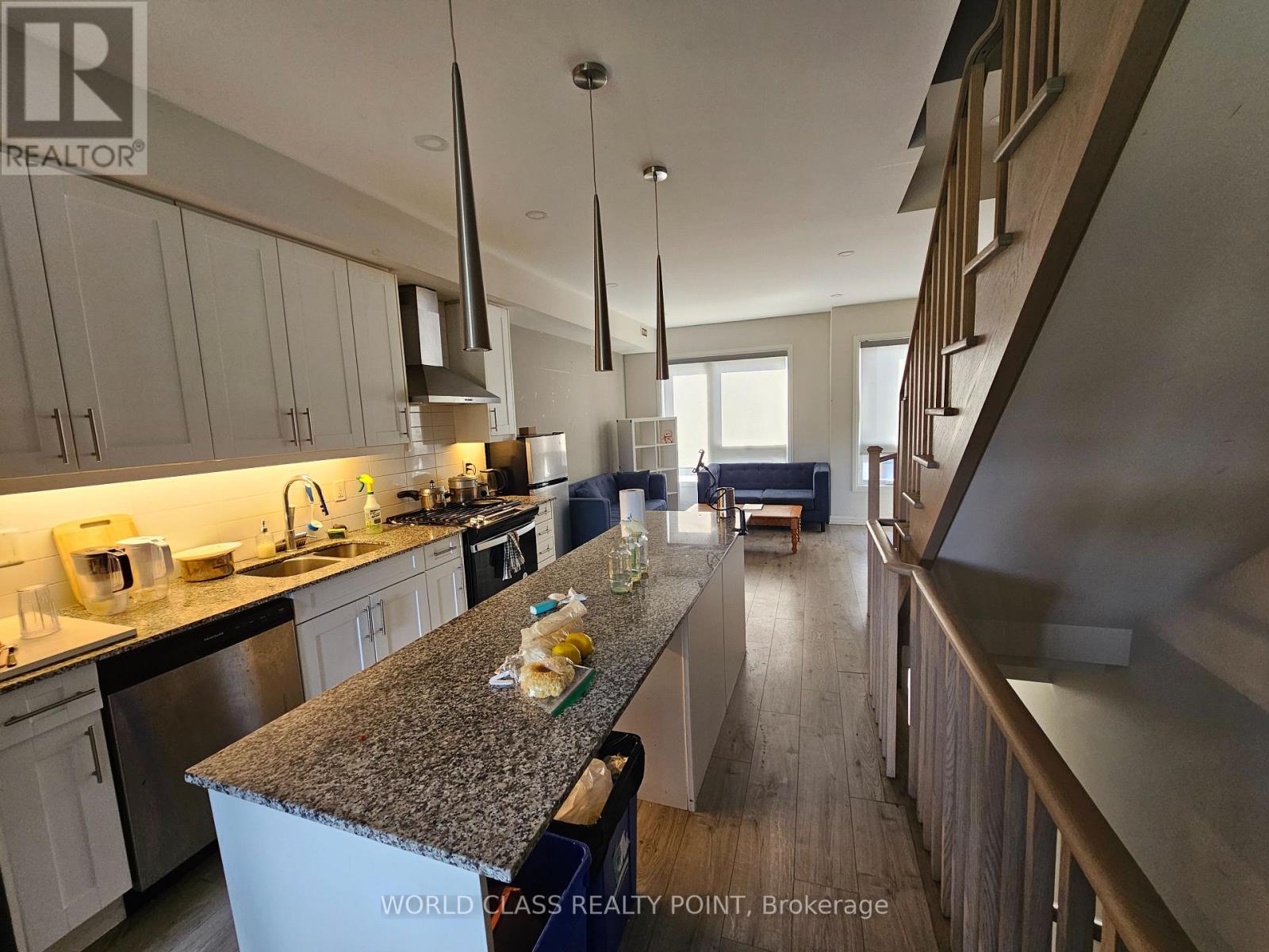 1692 Pleasure Valley Path, Oshawa, ON photo 4