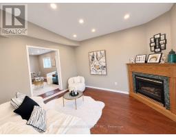 Bedroom 2 - 813 Stonehaven Avenue, Newmarket, ON L3X2K3 Photo 7