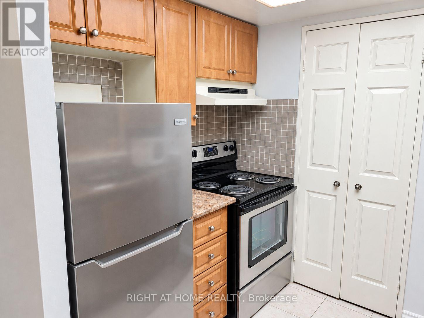 #408 265 ENFIELD PLACE - 5