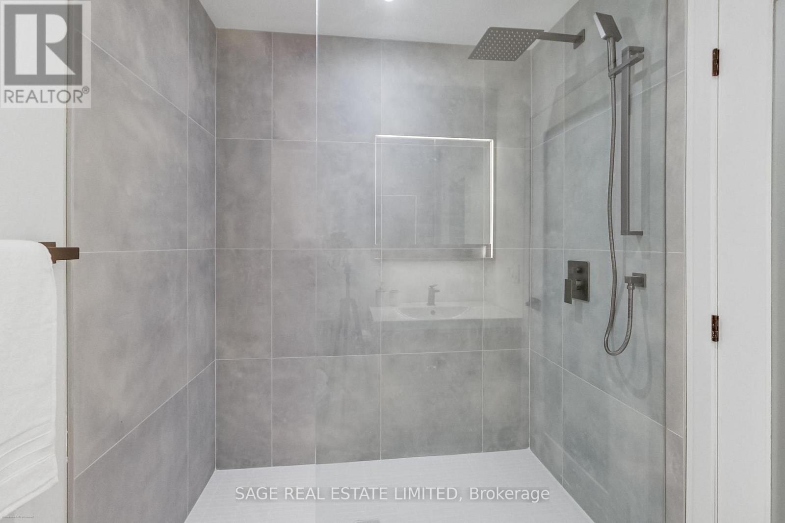 62 Elm Grove Avenue, Toronto, ON photo 37