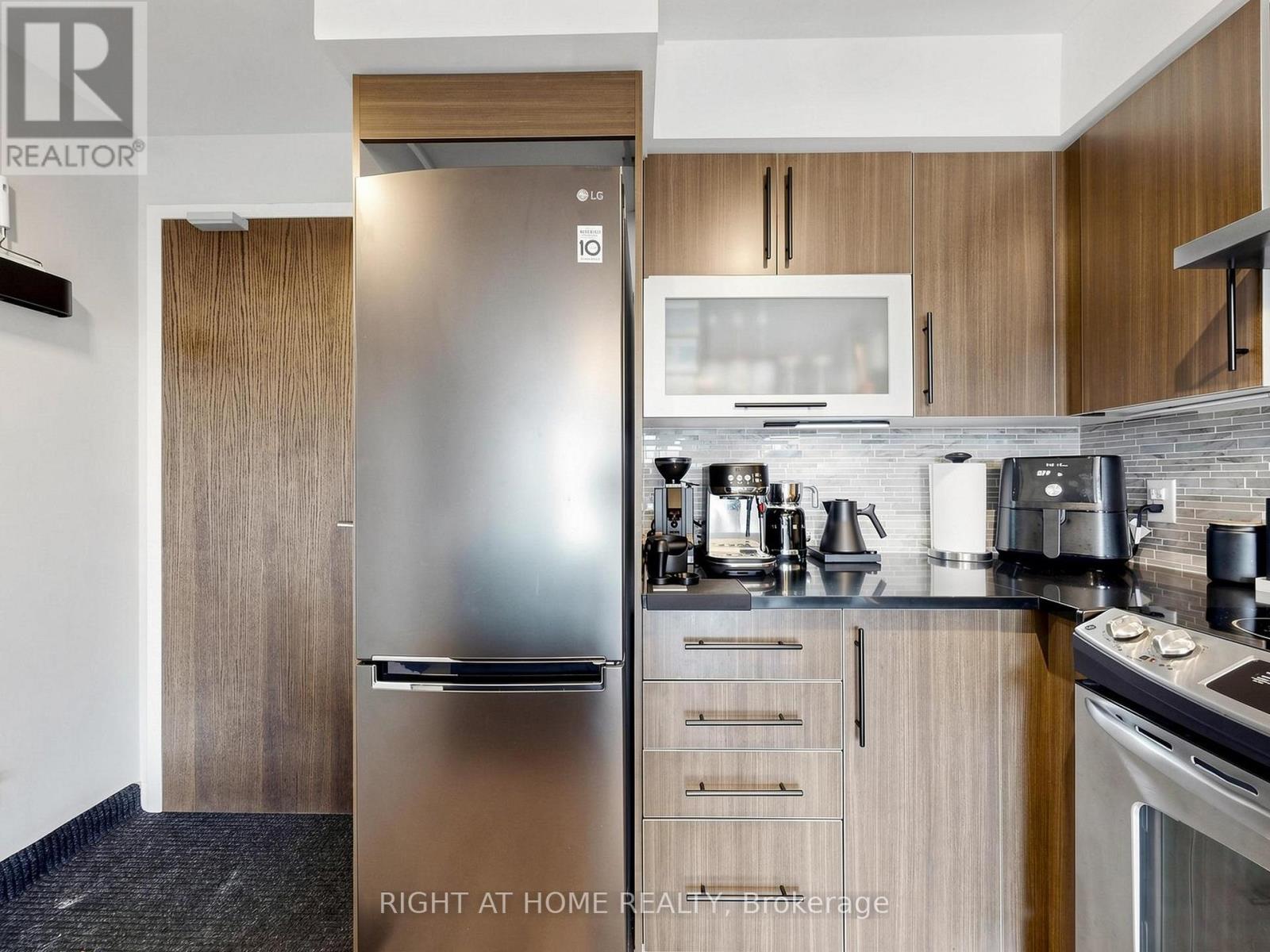 1609 - 1 MICHAEL POWER PLACE, Toronto (Islington-City Centre West) — photo 12