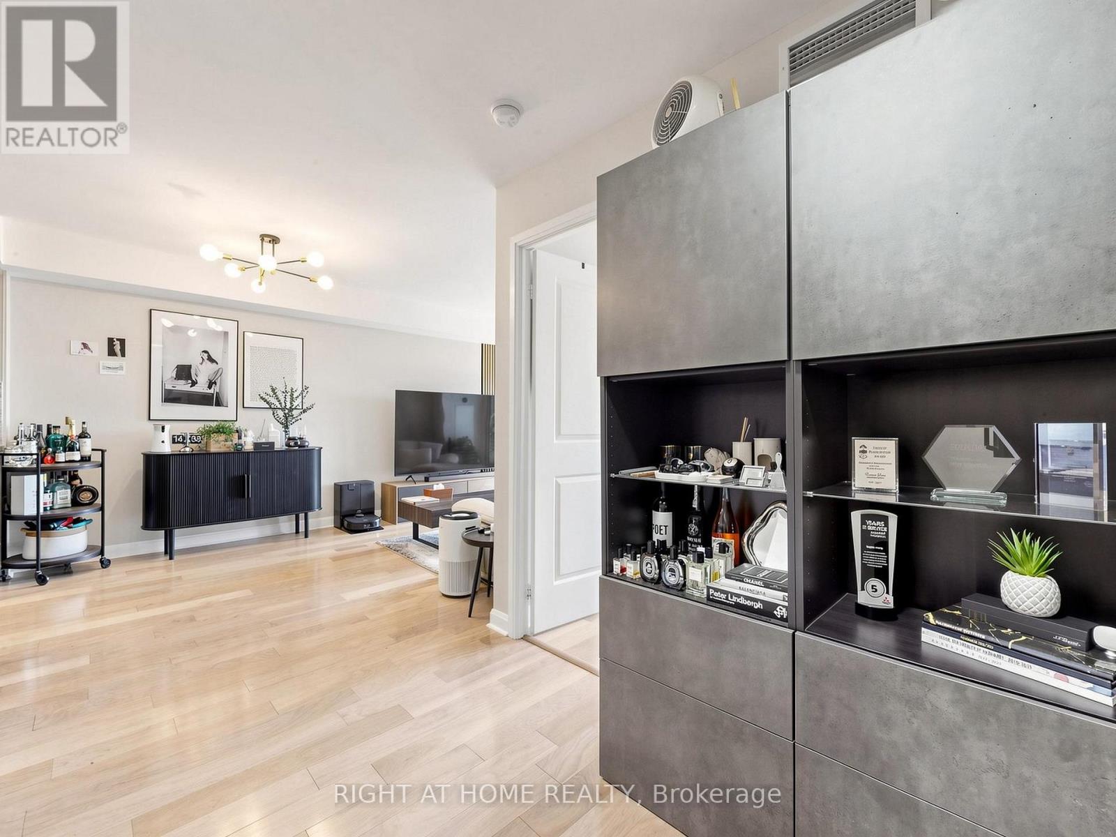 1609- 1 Michael Power Place, Toronto, ON photo 18