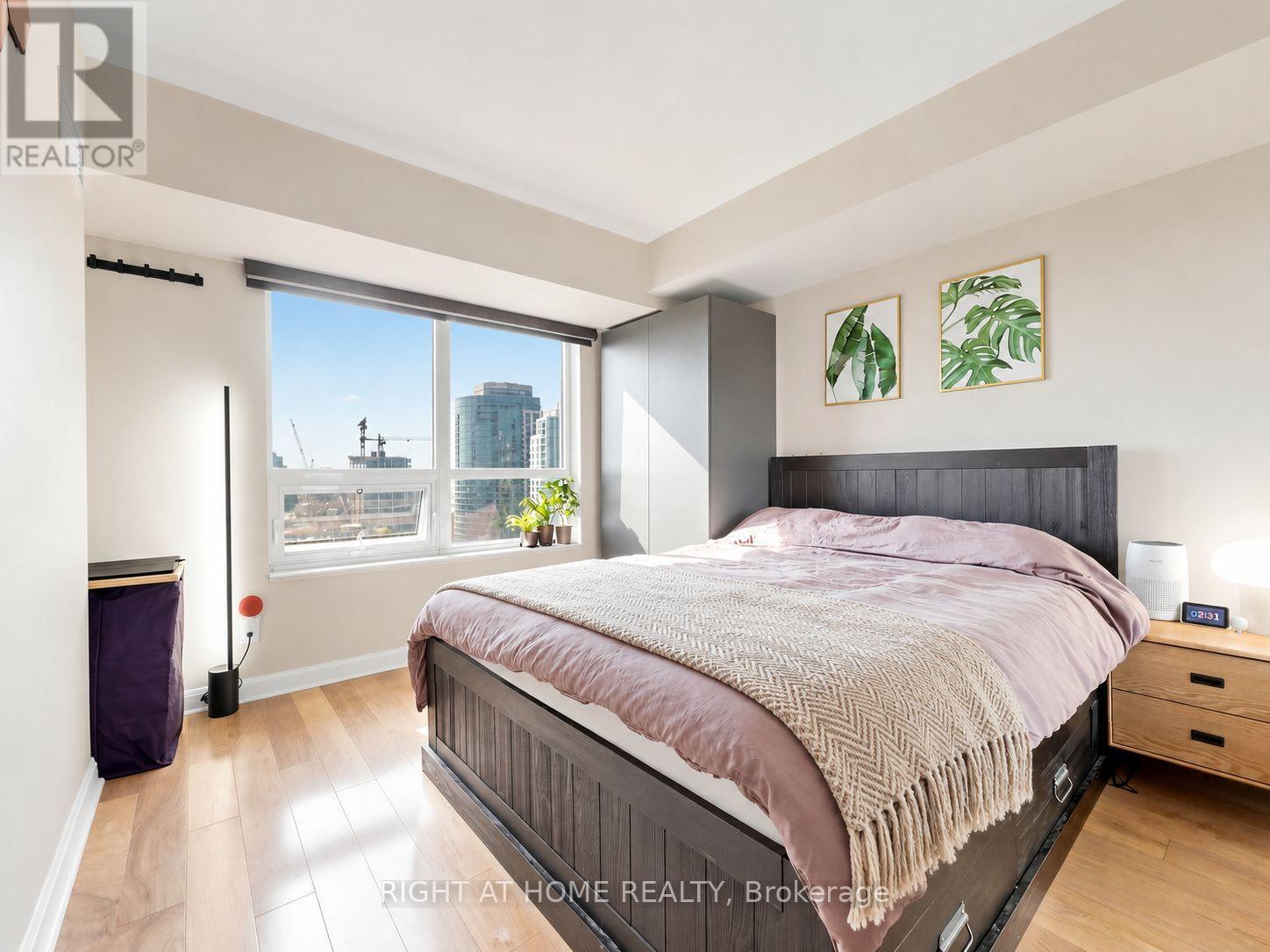 1609- 1 Michael Power Place, Toronto, ON photo 19