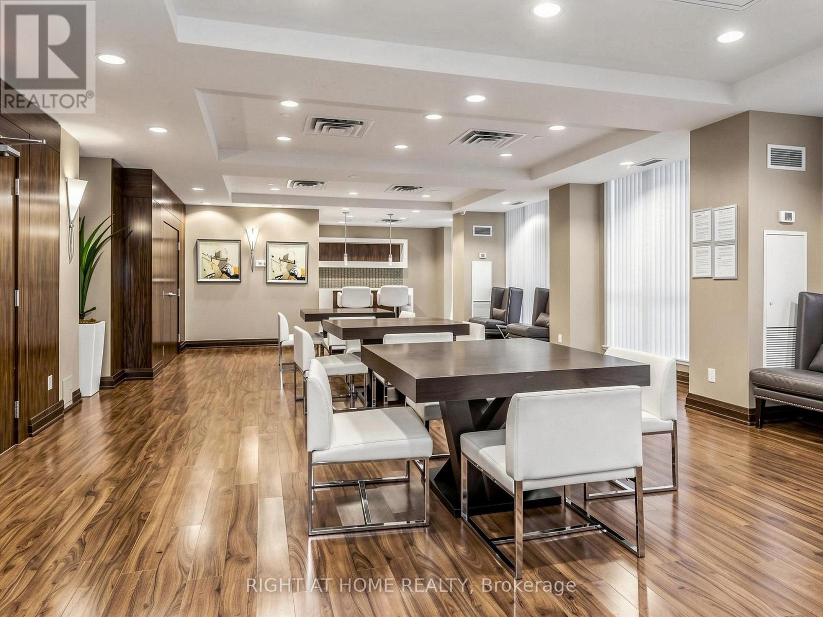 1609- 1 Michael Power Place, Toronto, ON photo 44