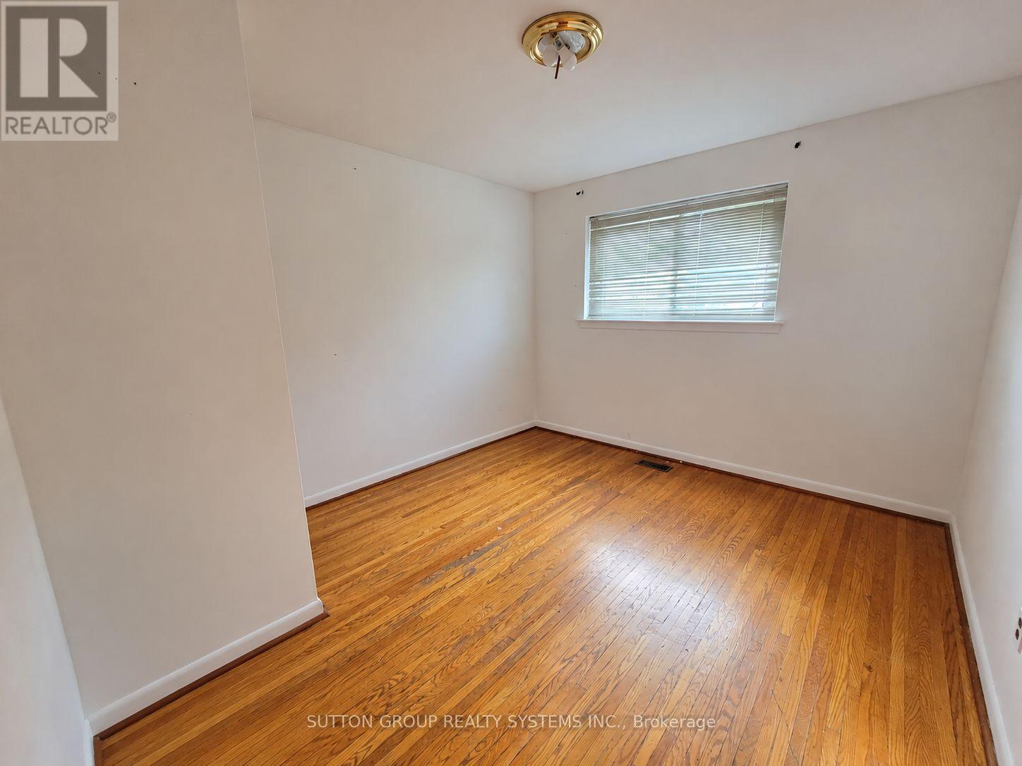 7 Pecan Court, Toronto, ON photo 14