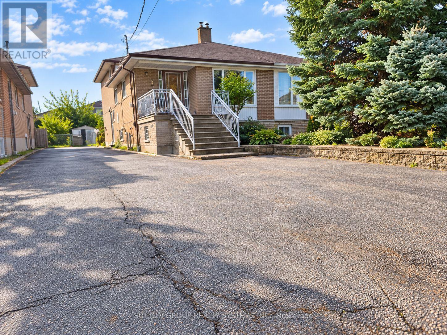 7 PECAN COURT, Toronto (Glenfield-Jane Heights) — photo 2