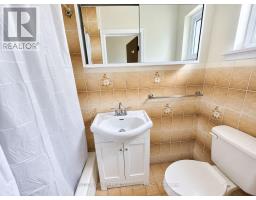 7 Pecan Court, Toronto, ON M3L1R6 Photo 13