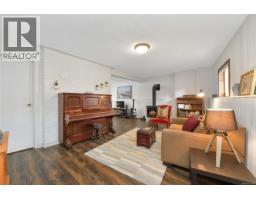 7036 Con-ada Rd, Central Saanich, BC V8M1E7 Photo 32