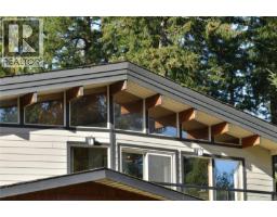 7036 Con-ada Rd, Central Saanich, BC V8M1E7 Photo 40