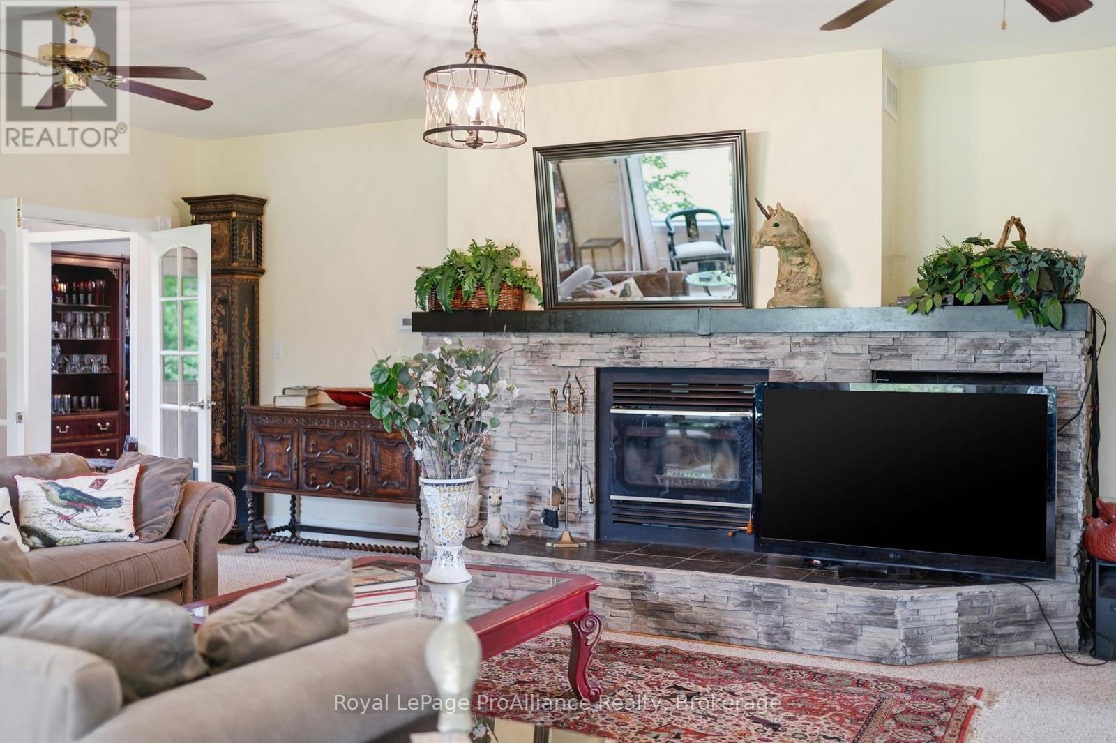 2925 County Road 10, Prince Edward County, ON photo 11