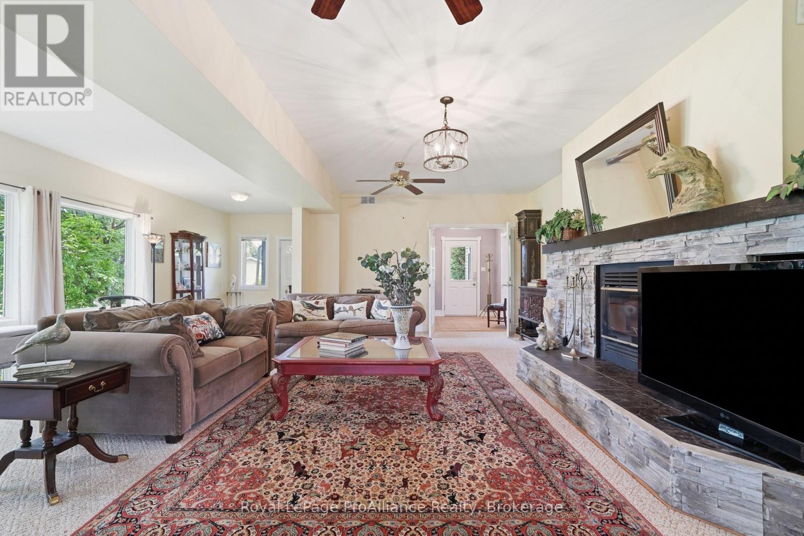 2925 County Road 10, Prince Edward County, ON photo 12
