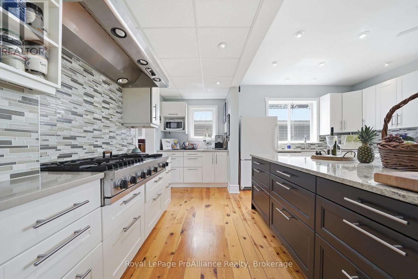 2925 County Road 10, Prince Edward County, ON photo 23