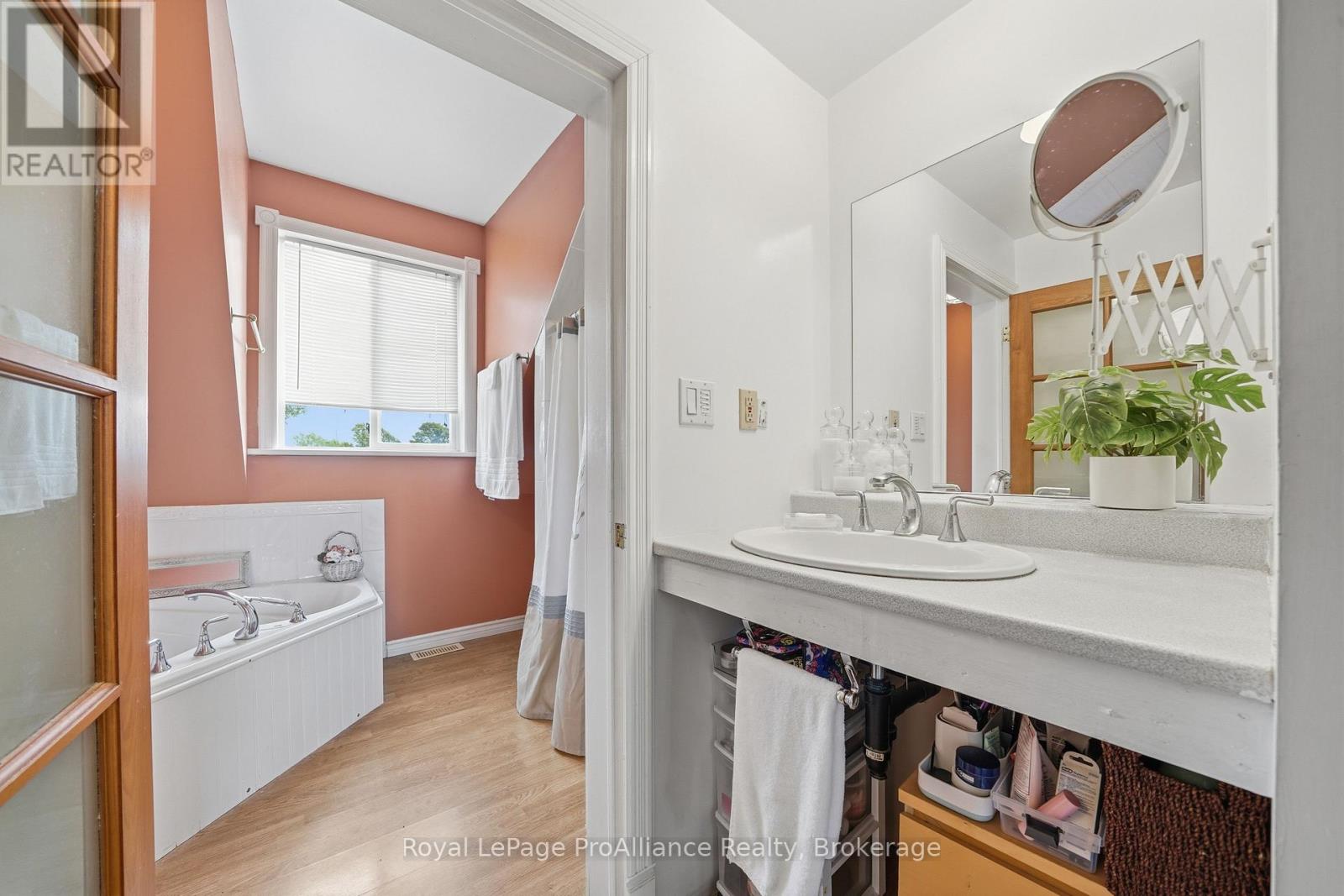 2925 County Road 10, Prince Edward County, ON photo 46