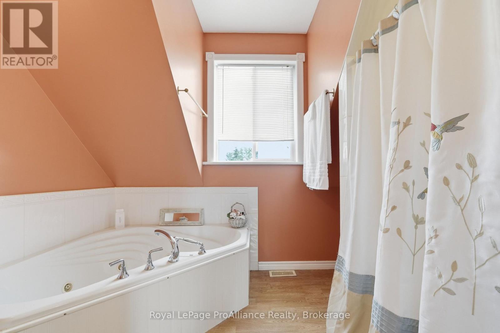 2925 County Road 10, Prince Edward County, ON photo 47