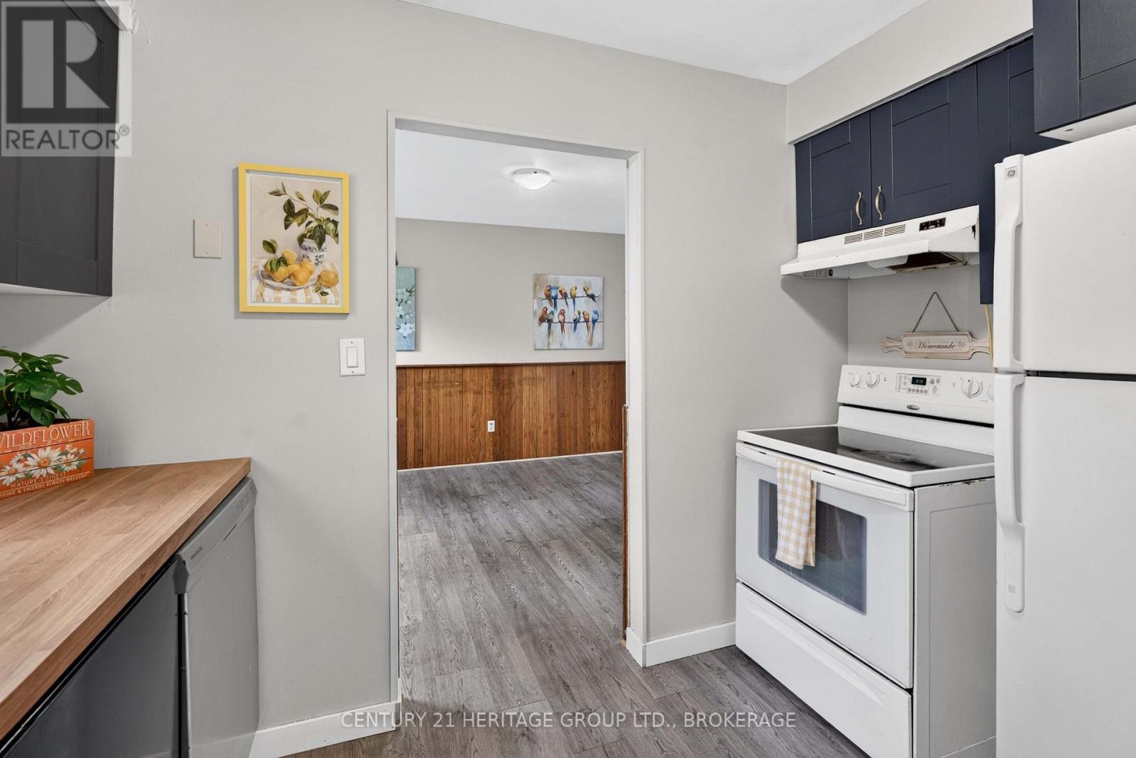54 Woodstone Crescent — photo 14