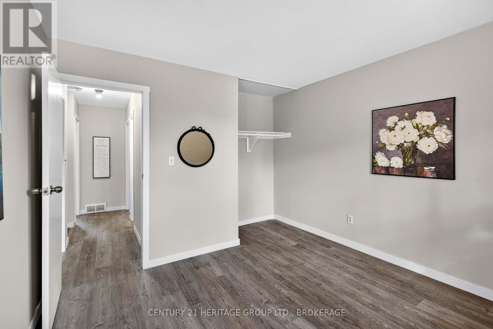 54 WOODSTONE CRESCENT - 19
