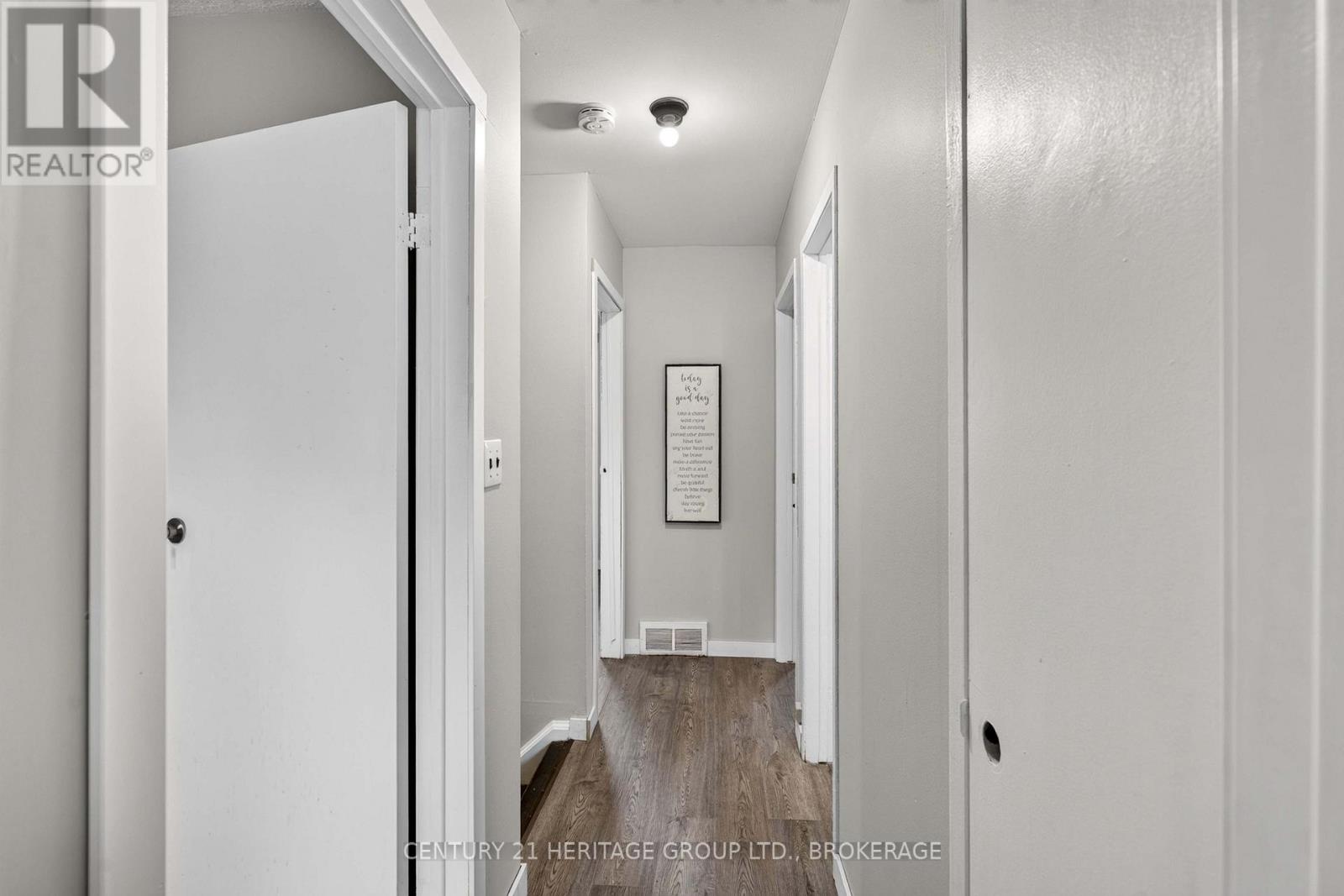 54 Woodstone Crescent — photo 20