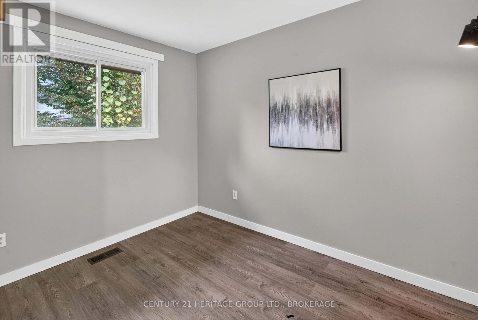 54 WOODSTONE CRESCENT - 22